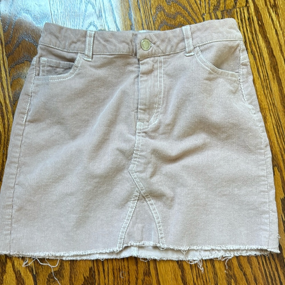 Girls Med Pink skirt.